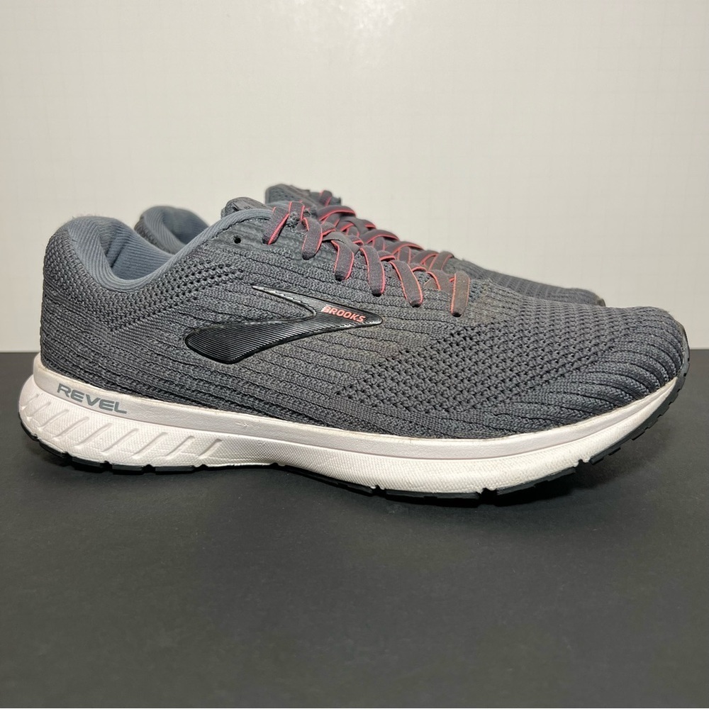 Womens BROOKS Revel 3 Gray Running Shoes / Size 9.5